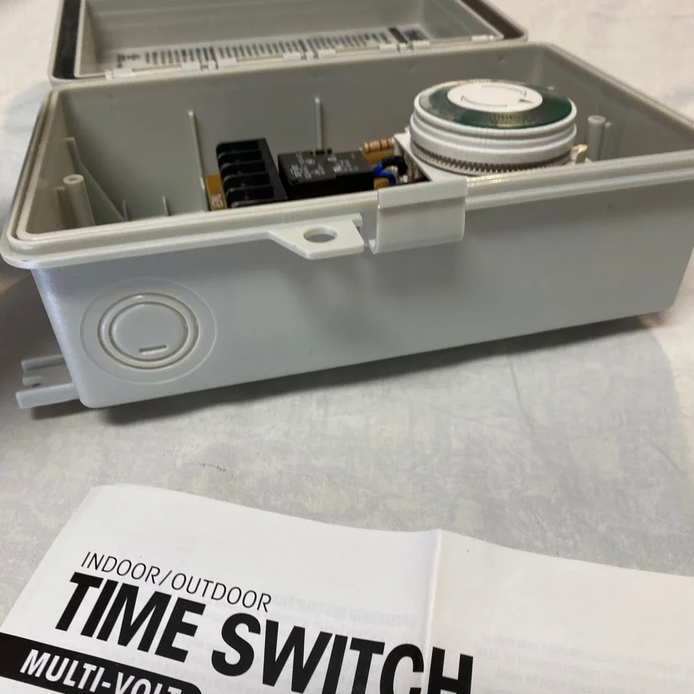 Woods 59396 Indoor Outdoor Multi-Volt 24 Hour Time Switch New Open Box